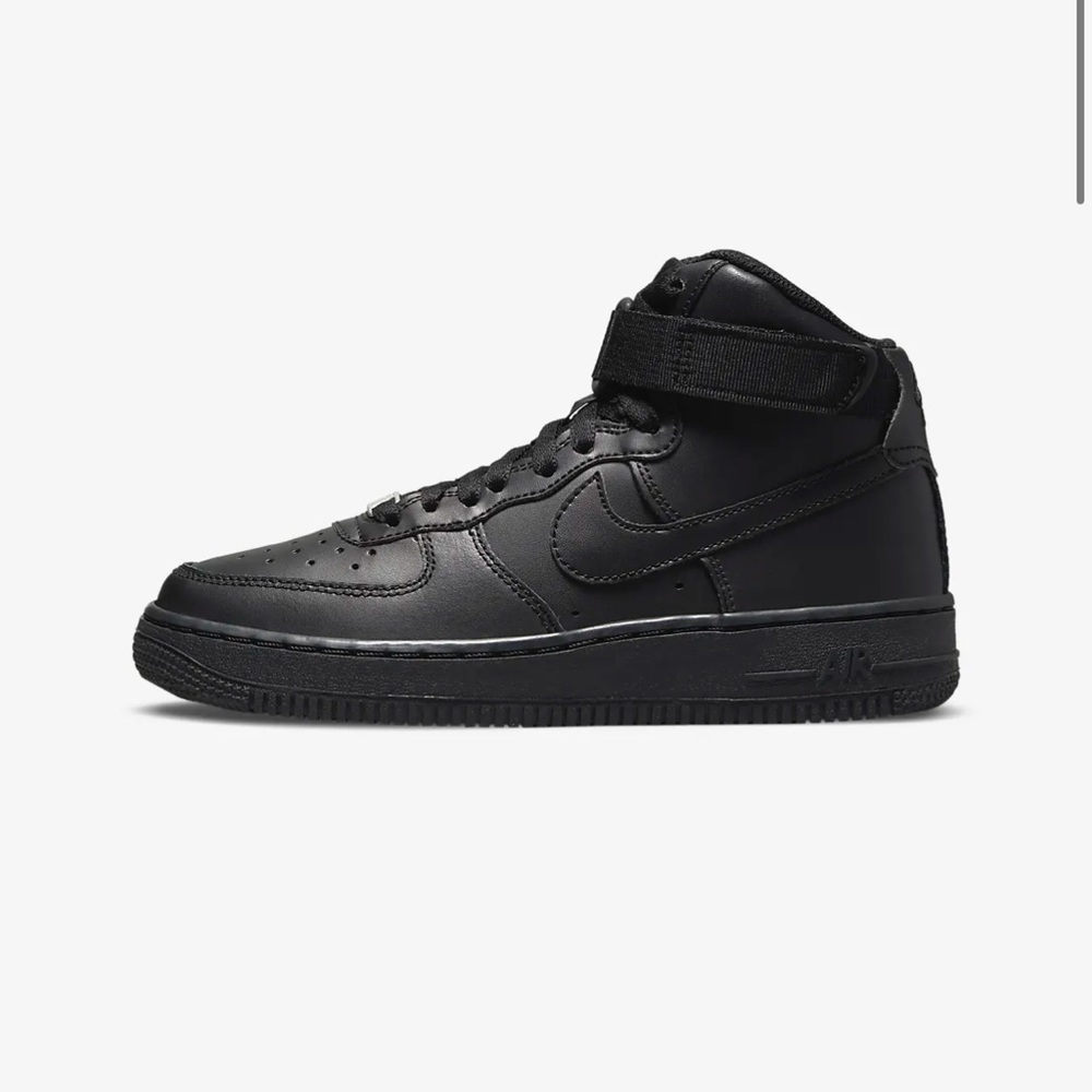 💥JUST IN 💥 AIR FORCE 1 HIGH LE (GS)